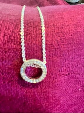 New~ ParkLane Roo Silver Circle Pendant Necklace with Sparkling Accents